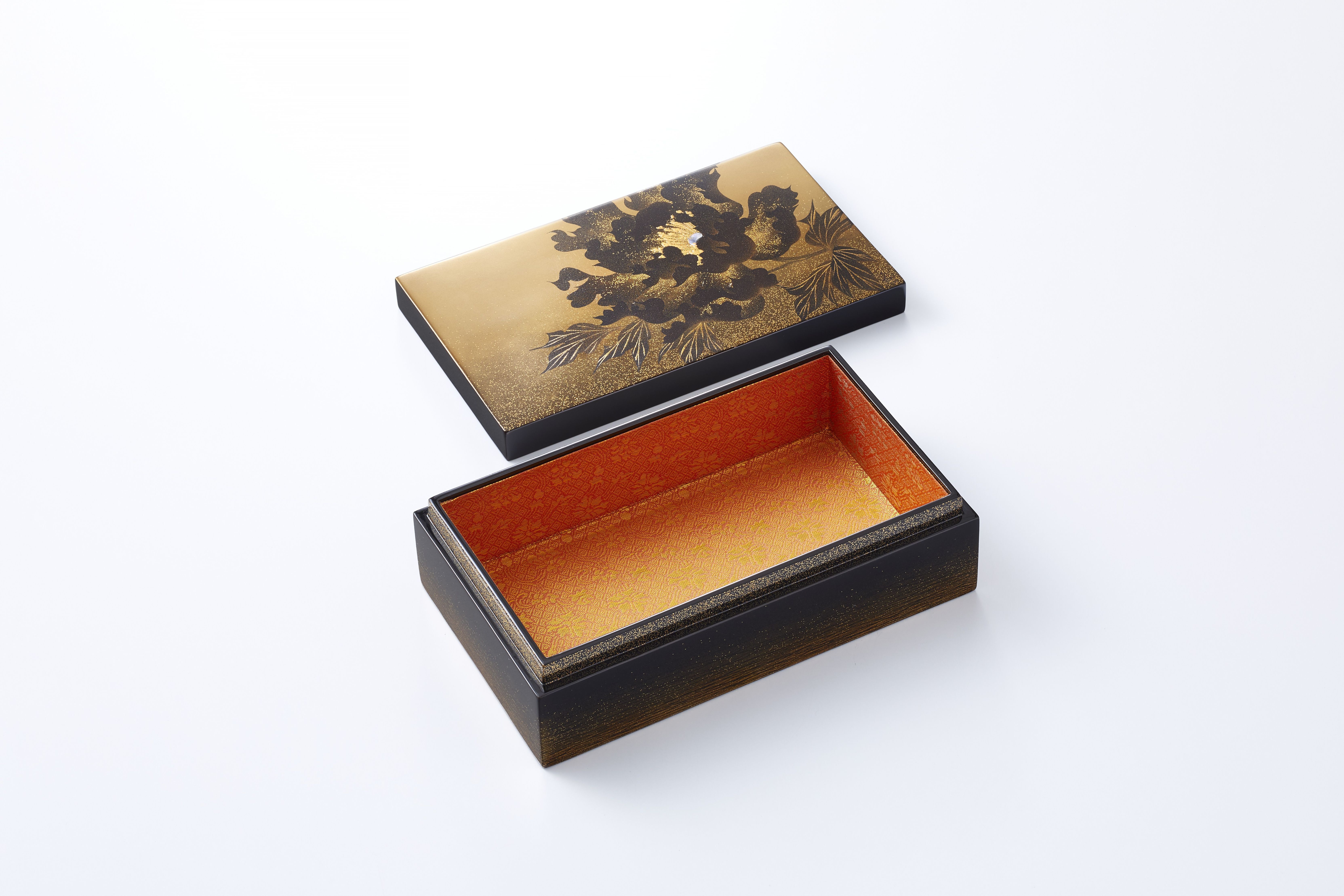 <輪島塗> 牡丹宝石箱 550,000円(現品限り)