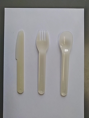 セルロースナノファイバー複合生分解性プラスチックで作ったカトラリー成形試作品