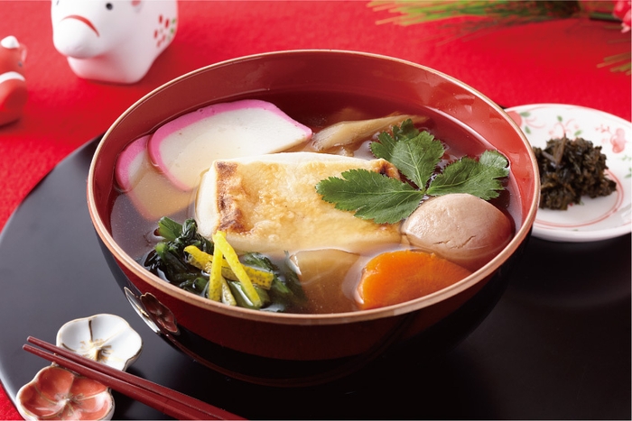 湘南産の“あかもく”を添えた「鎌倉 あかもく雑煮」920円(税込)/御飯セット 1,420円(税込)