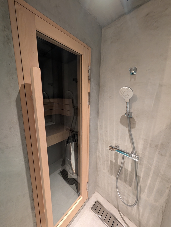 シャワー・サウナ