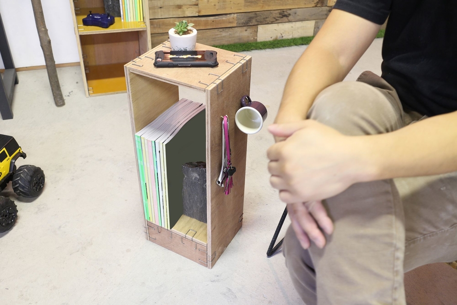 マガジンラック付きミニテーブル