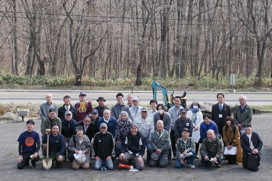 集結した地域住民や旅館組合のプロジェクトメンバー