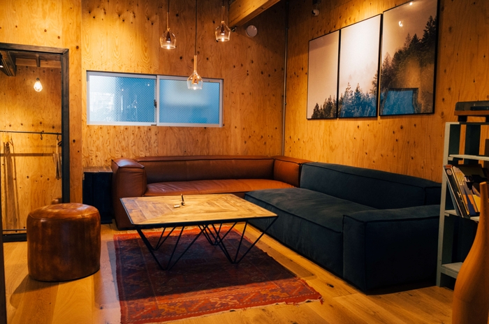 2階LOUNGE:応接間