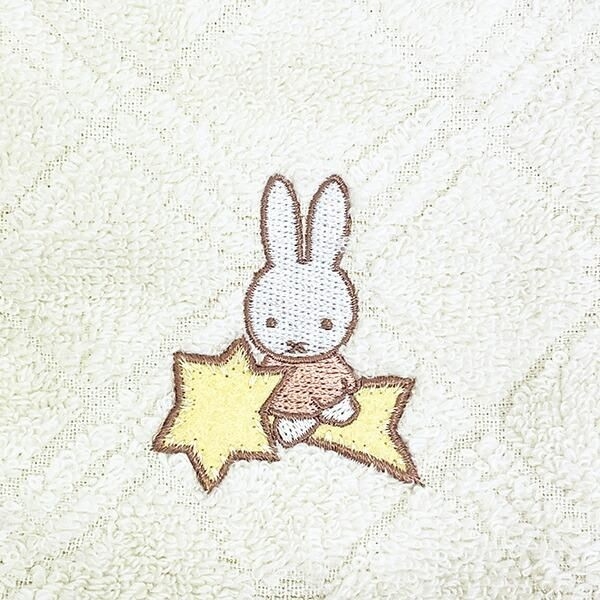 タオル生地でできているミッフィーのどっとポーチ