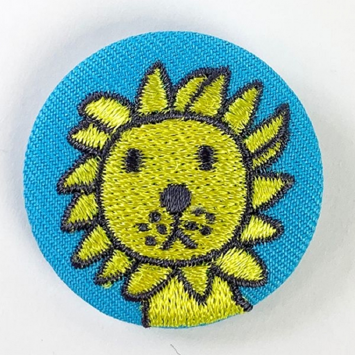 超速報！ざっと見て！ライオンの刺繍ブローチが登場の巻