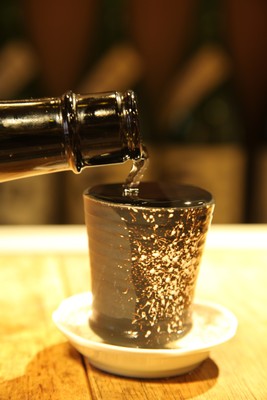 日本酒注ぎ