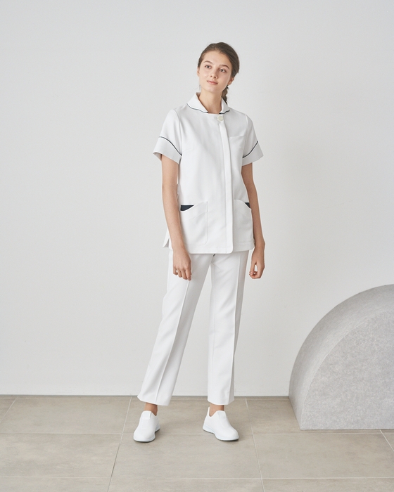 カーヴィースリーブトップス