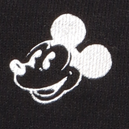 洋服の青山 ディズニー生誕100周年記念企画 1930年代の主流であったミッキーのデザインアート パイカット アイ を採用 部屋着ブランド エ ウェア からミッキーオリジナルウェアを発売 Newscast