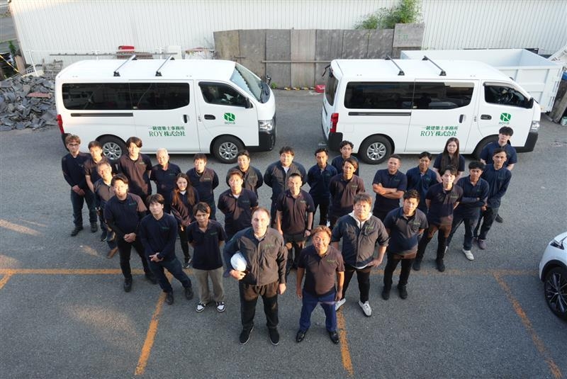 ROY株式会社メンバーの集合写真