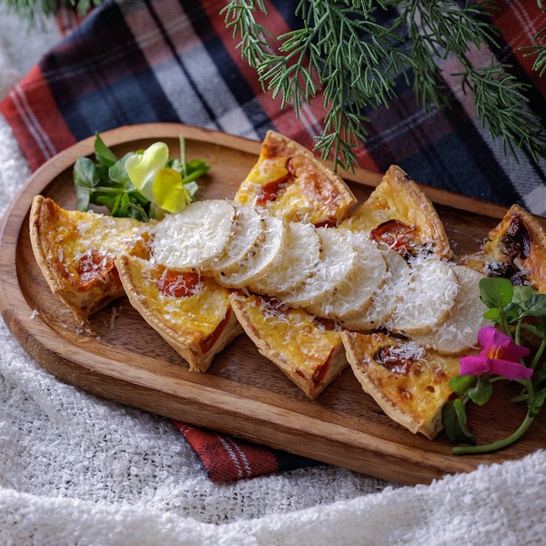 長いもとベーコンのキッシュ