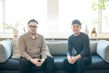 ベーシスト・休日課長×WEEK END 佐藤 優の スペシャル対談を公開　 休日課長監修の限定アロマオイルを数量限定発売