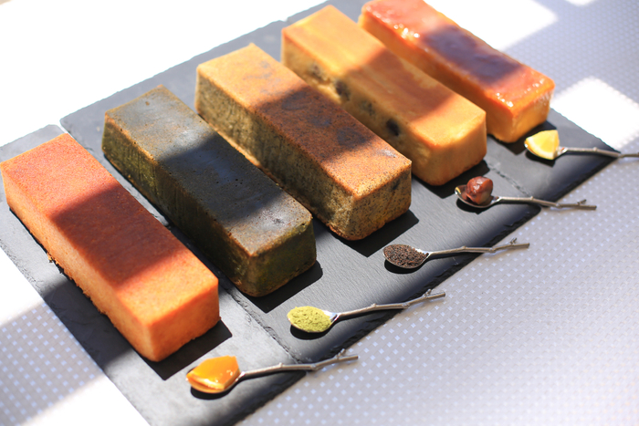 パウンドケーキ5種(左からオレンジピール,抹茶,紅茶,芋と栗案,レモン)