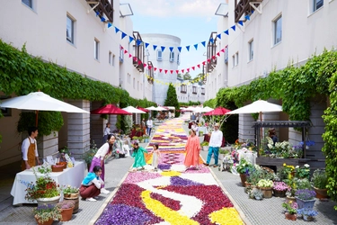 【リゾナーレ八ヶ岳】160mの花の回廊が2022年も登場！「回廊の花咲くリゾナーレ」開催｜期間：2022年4月29日～5月22日