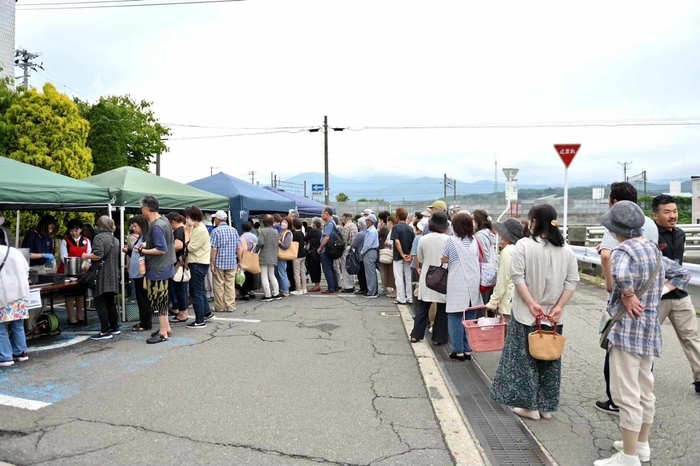 早朝から行列が