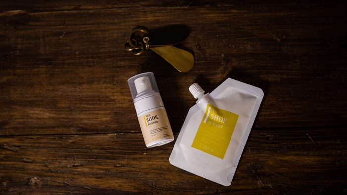 《100%天然由来成分!家族で使える「靴用除菌消臭パウダー」》