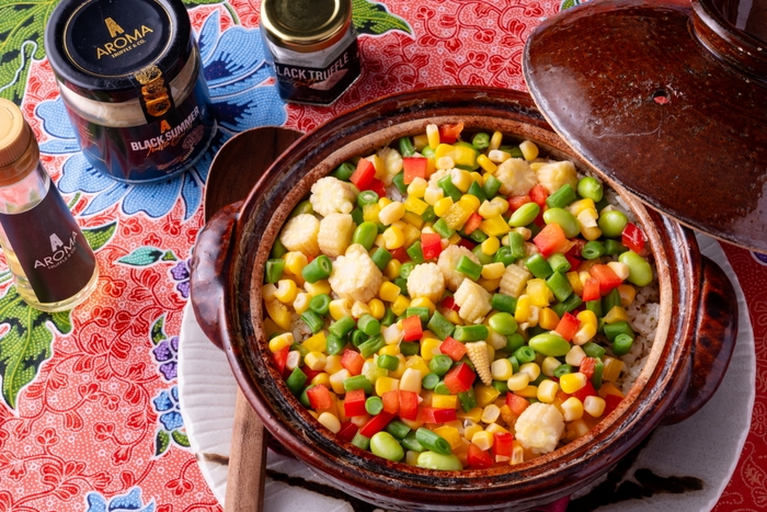 夏野菜とトリュフバター香る炊き込みご飯