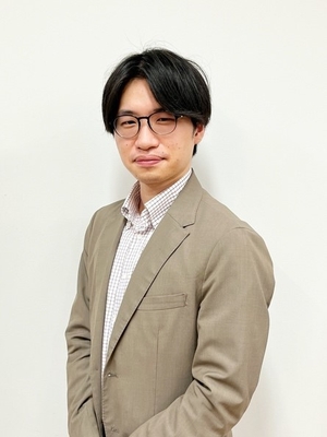 鈴木駿吾研究員プロフィール写真
