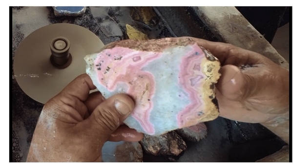 量多くを運べず、手作業での制作。ハンドクラフト認証