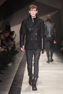 Neil Barrett(ニール・バレット)2010年秋冬コレクション #32