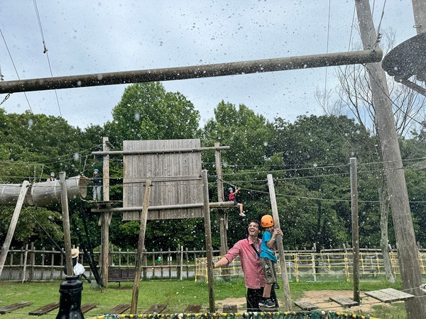 ▲超絶！びしょ濡れアスレチック！