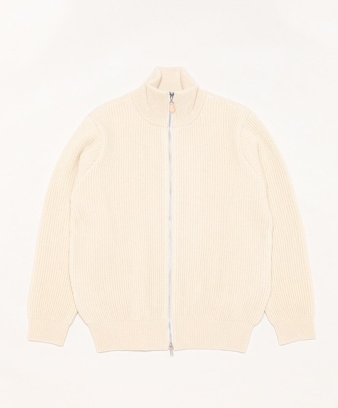 アウターライクなニットを目指して制作したドライバーズニット