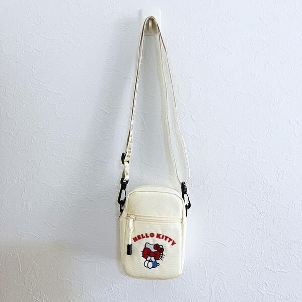 キティのショルダーバッグ