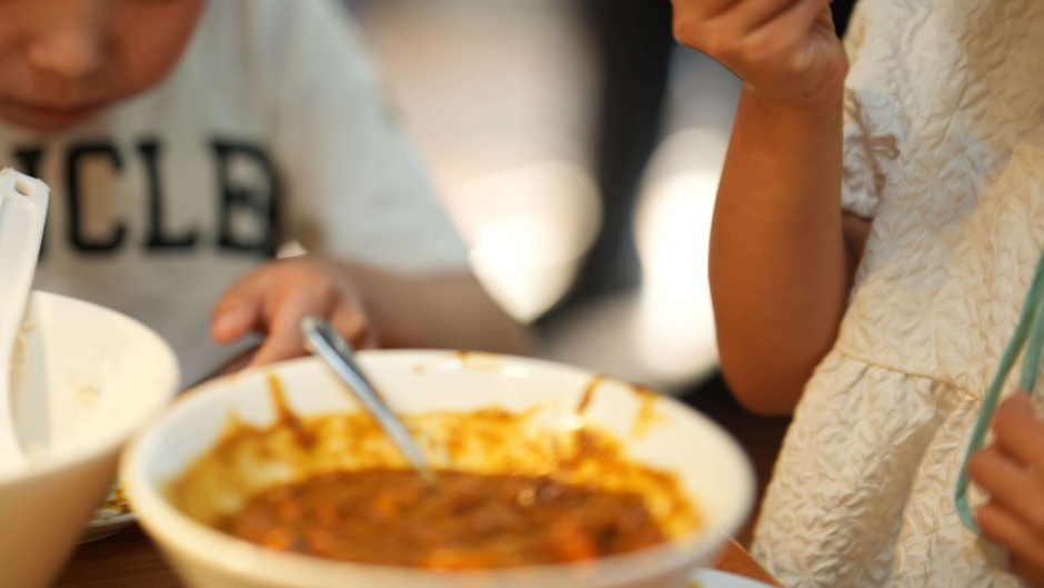 “食育”の一環で子どもたちがカレー作りを通して学びながら競い合うコンテストを初開催