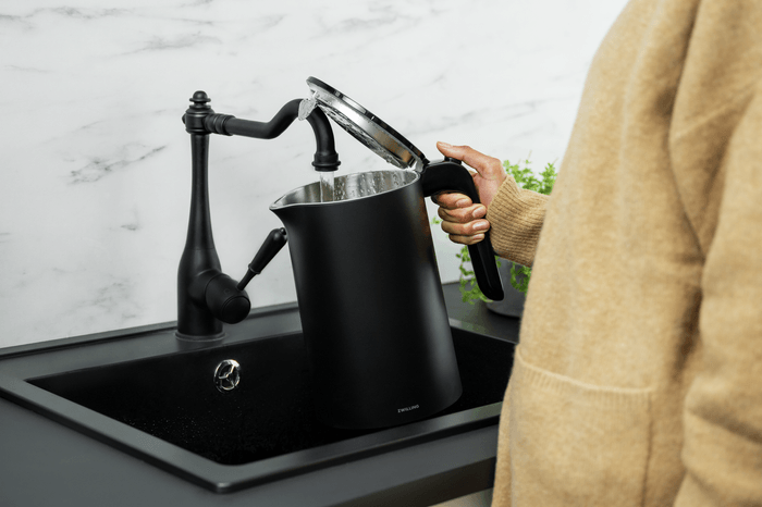 給水も片手でワンプッシュ!