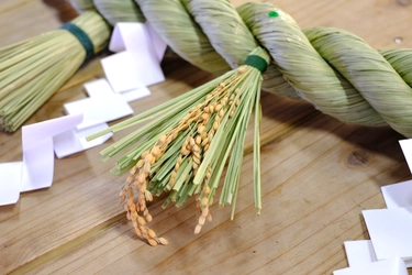 しめ縄の文化や素晴らしさを伝えるプロジェクト　 Makuakeで12月7日開始、新鮮な藁を使った鹿児島県産しめ縄