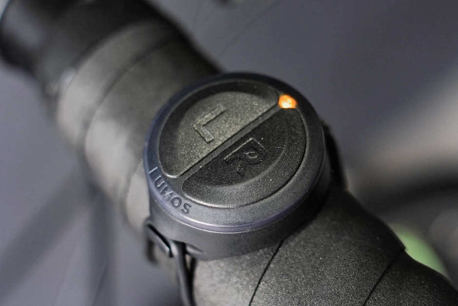 付属の専用リモートライト