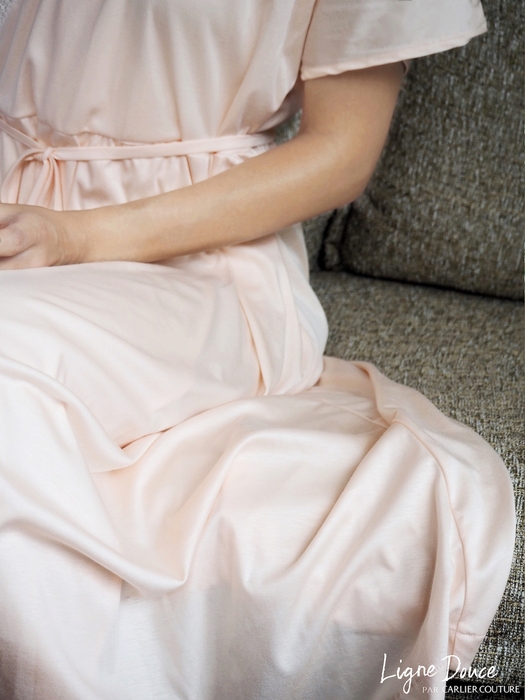 肌触りがよく落ち感のある生地にこだわりました