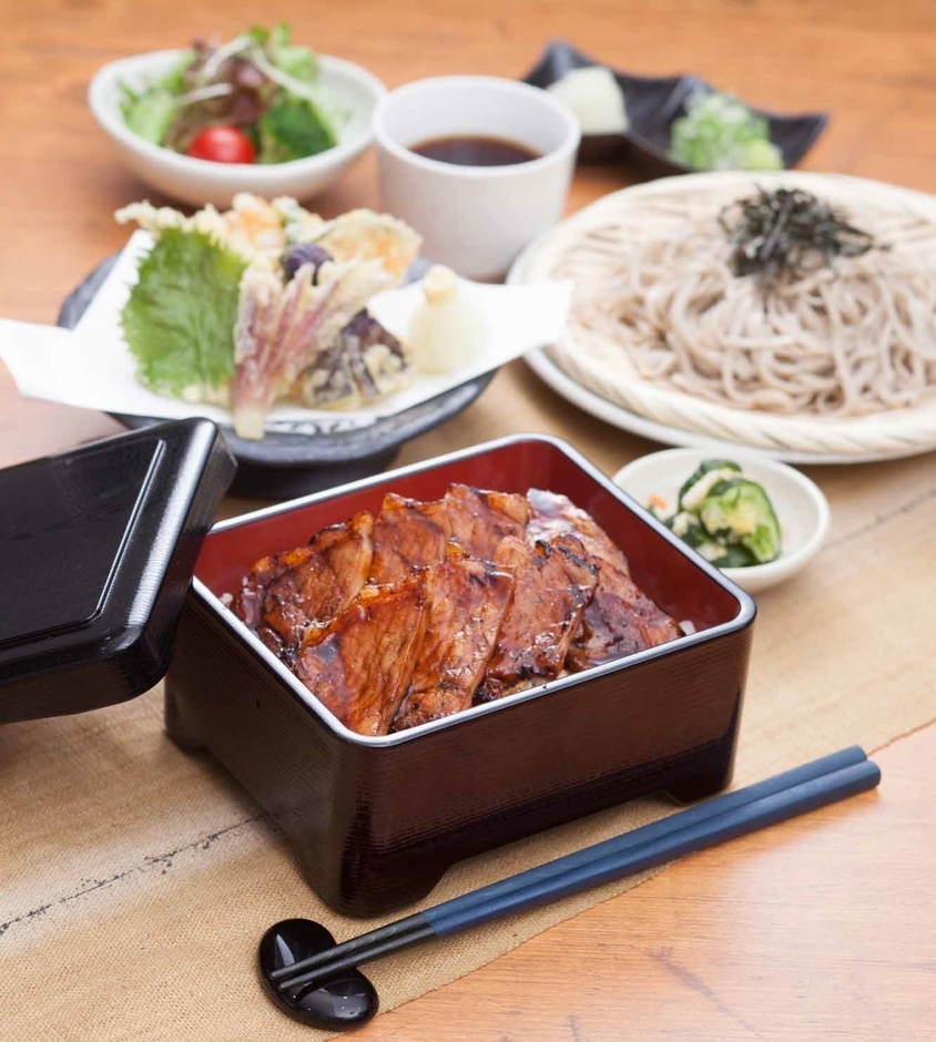 十勝帯広 豚重のお膳(雪)