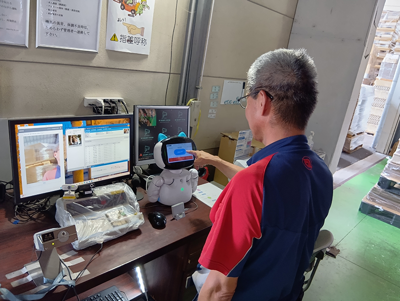 深夜点呼の負担を軽減、運行管理者の働き方を変えた自動点呼