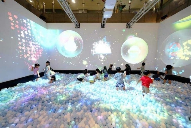 デザイニウム社「BubbleWorld」