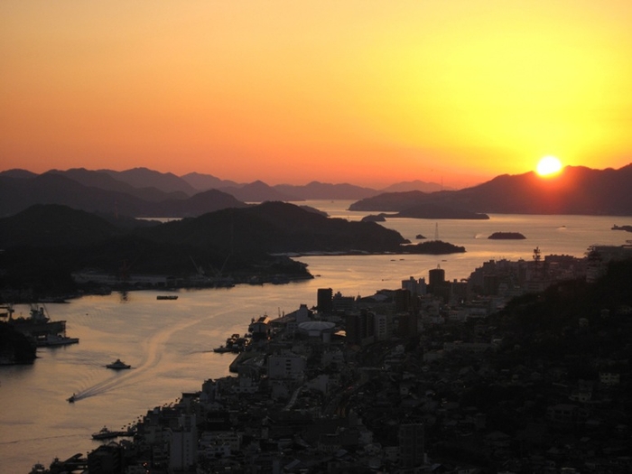 尾道水道から望む夕景