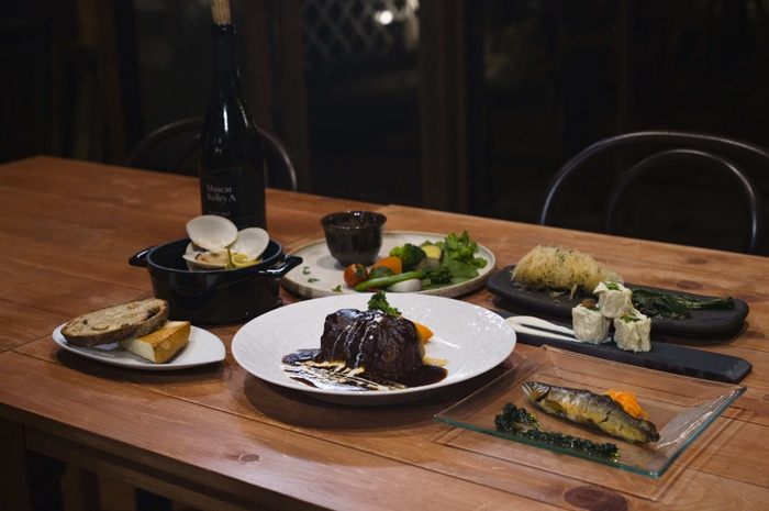 ディナーのフルコース例 地域の食材を大切に料理した、ローブン大多喜町だけのコースメニュー