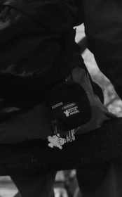 アーティスト・TAPPEIコラボ
「"TAPPEI X CHROME" パック アクセサリー ポーチ XS」を
個展『TAPPEI WORLD』限定で4月10日(金)発売