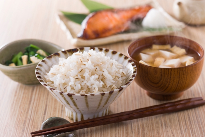 麦ごはんのある朝食（イメージ）