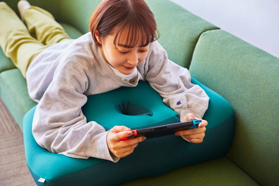 ねおちピロー寝転びスタイル