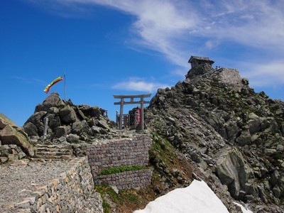 標高3,003ｍ雄山山頂：天空の社「雄山神社峰本社」