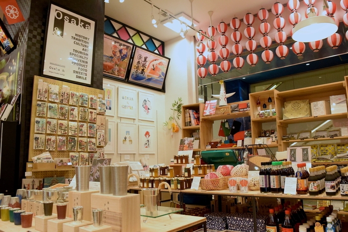 「Osaka &」 店内画像
