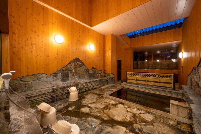 洞窟の隠れ湯「浮島風呂」