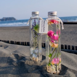 ガラスボトルの中に花がふわりと浮かぶインテリア 「Healing Bottle」の夏限定モデルを Hibiya-Kadan Styleの店舗、オンラインショッピングサイトで販売
