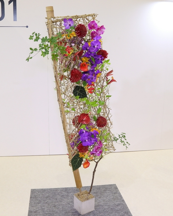 杉本一洋さんの作品:課題1「メタモルフォーゼ」