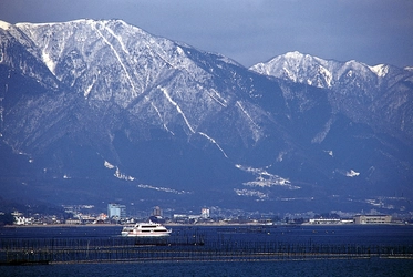 ～ 冬のびわ湖を楽しむ船旅へ ～  びわ湖縦走 雪見船クルーズ