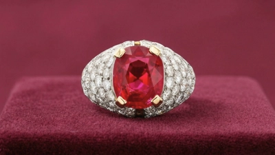 サザビーズ・パリで予想の3倍落札 「おもいお」ではブランドジュエリー査定体制を強化