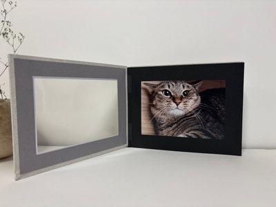 フォトフレーム台紙の見開き