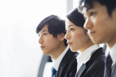 【お役立ち資料】20代の社員が抱えやすいキャリア課題とは？課題解決の方向性・ポイントを解説！