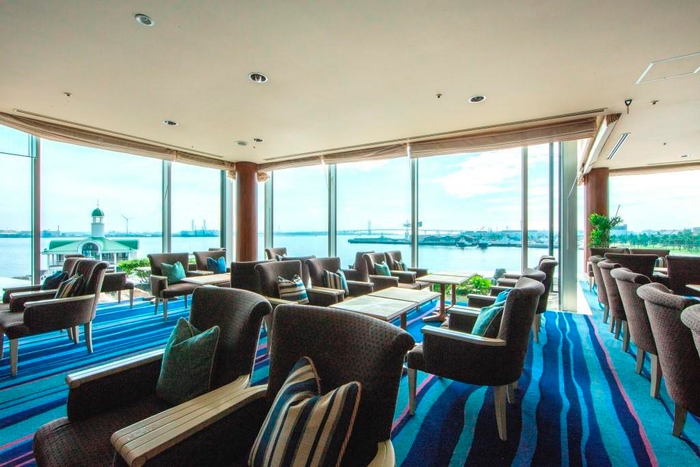 ラウンジ&バー「マリンブルー」