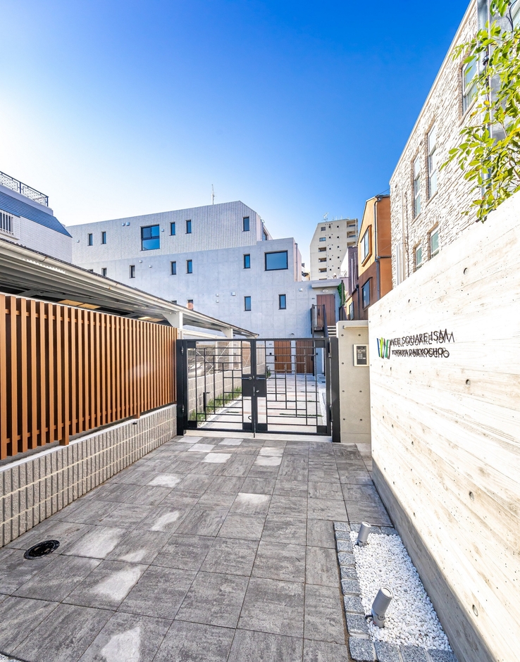 ウェルスクエアイズム四谷大京町(外観)